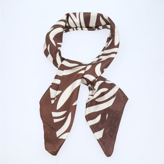 Lenço de Cetim Estampa Animal Print Marrom