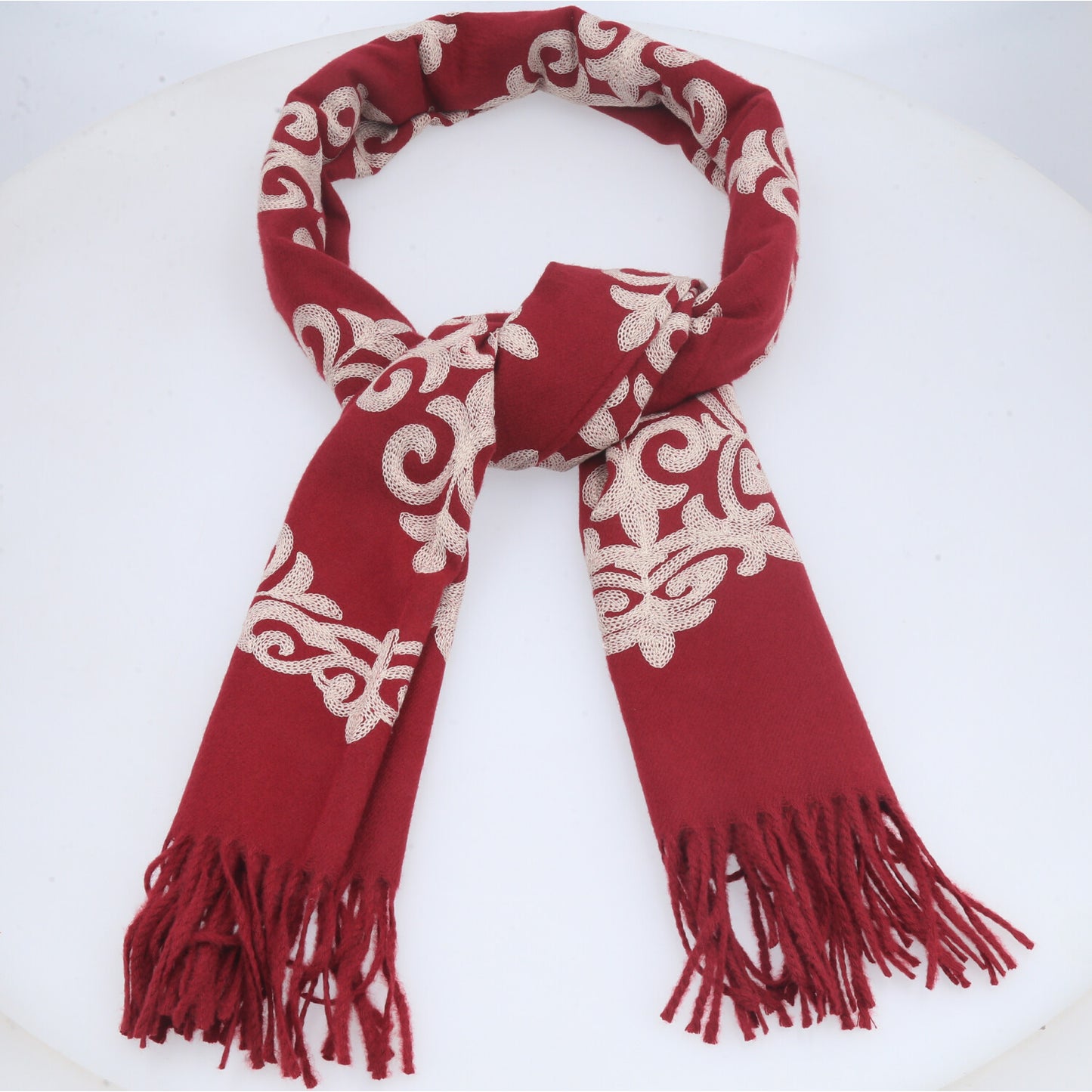 Cachecol Bordado Floral com Franjas Vermelho