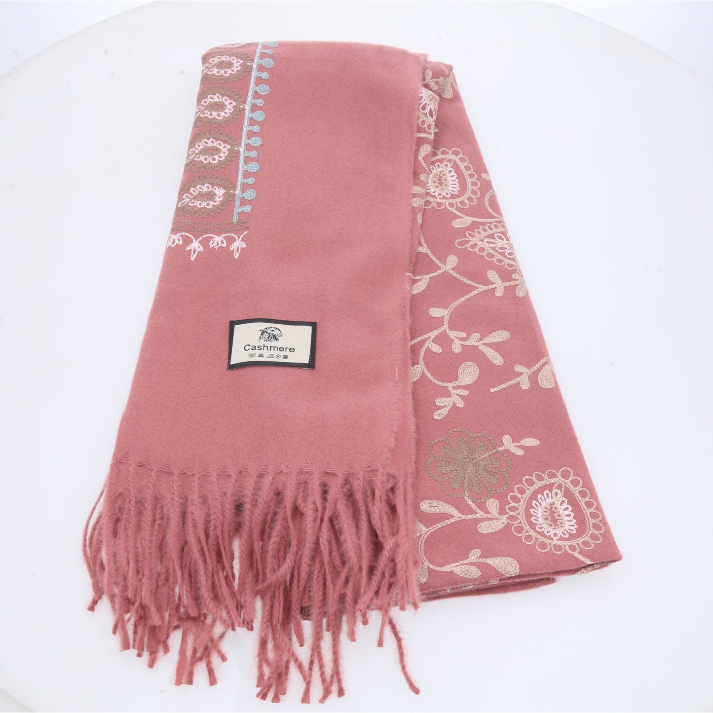 Cachecol com Estampa de Paisley Floral e Acabamento em Franjas Rosa