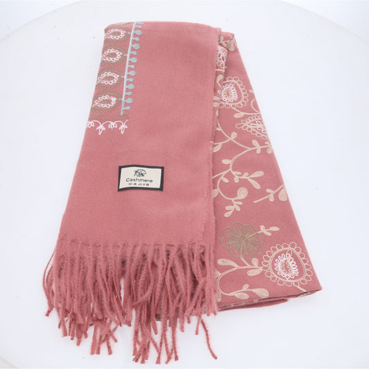 Cachecol com Estampa de Paisley Floral e Acabamento em Franjas Rosa