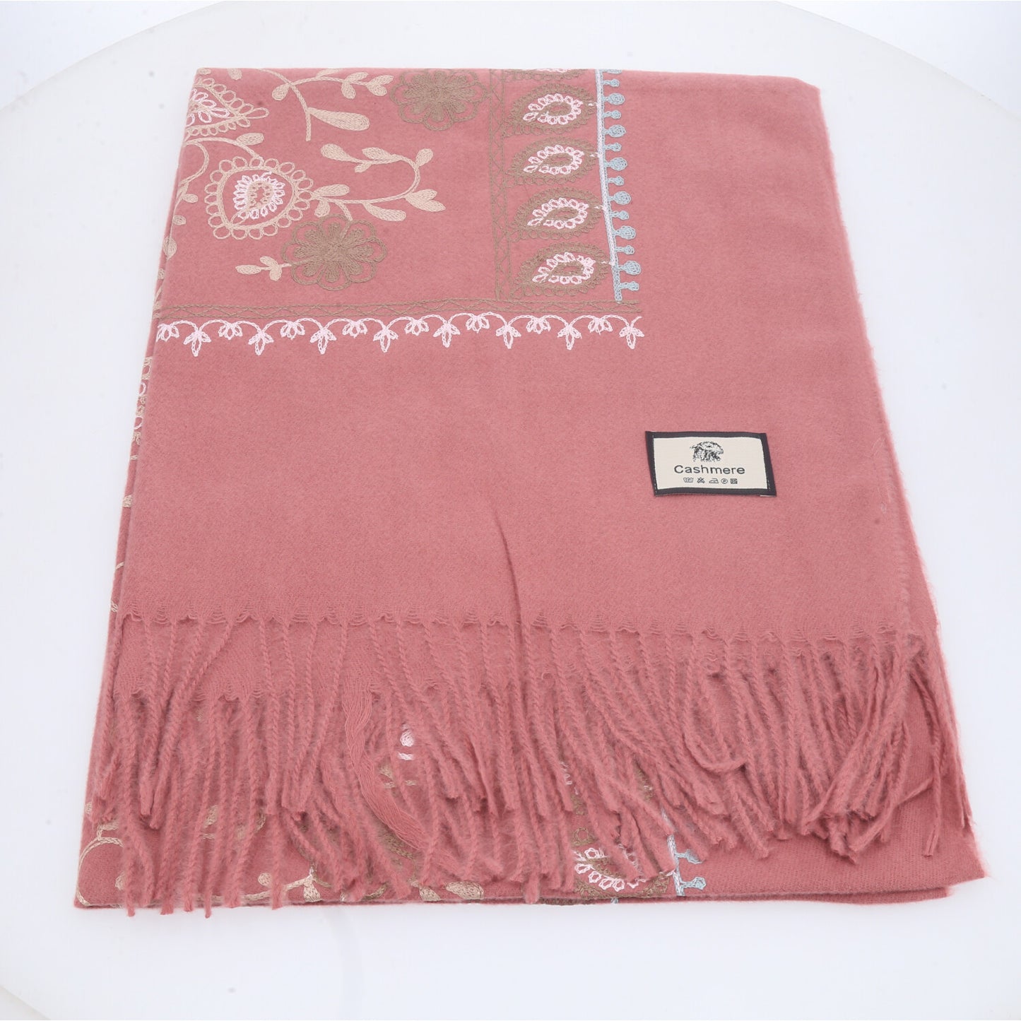 Cachecol com Estampa de Paisley Floral e Acabamento em Franjas Rosa