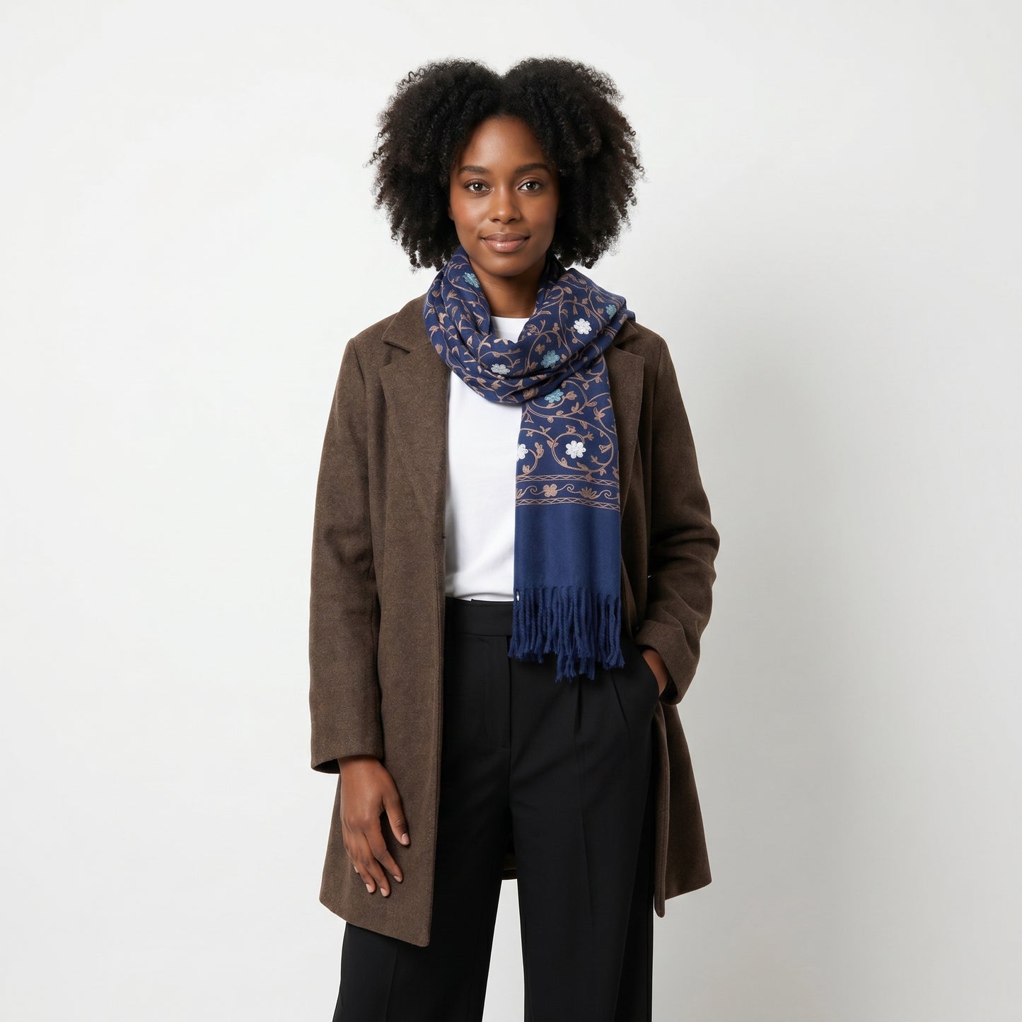 Cachecol Feminino Cashmere Bordado Floral Elegante com Franjas para Inverno Azul escuro