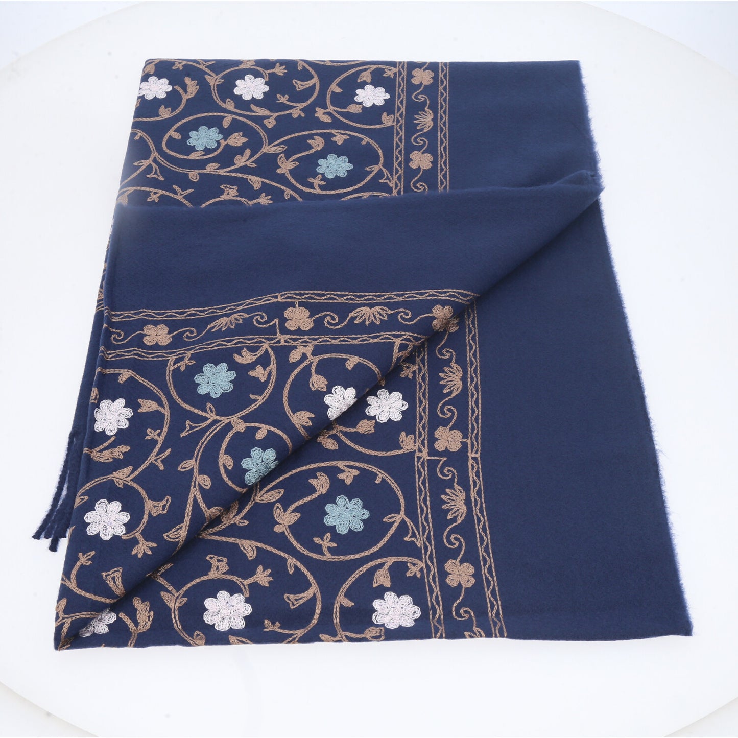 Cachecol Feminino Cashmere Bordado Floral Elegante com Franjas para Inverno Azul escuro