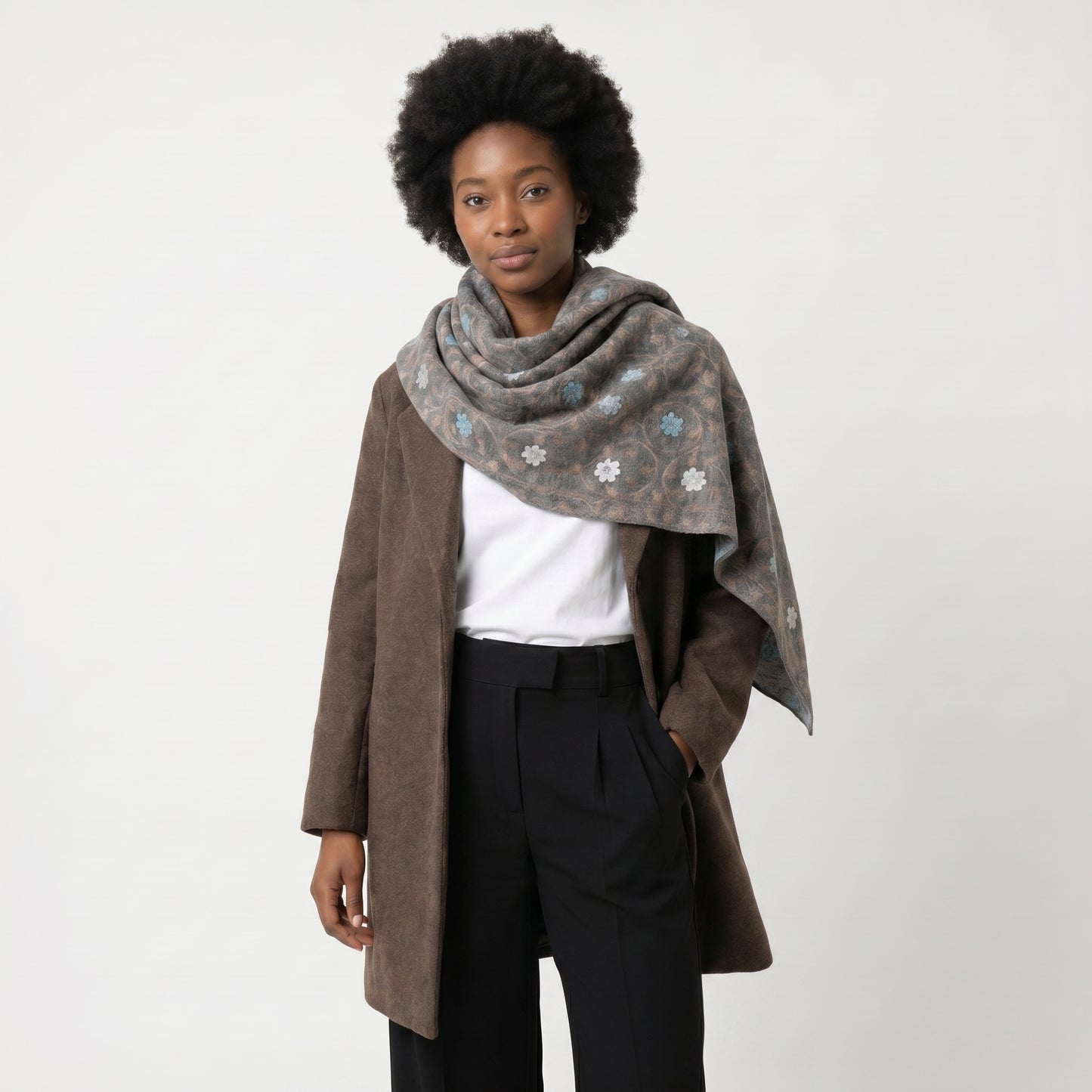 Cachecol Feminino Cashmere Bordado Floral Elegante com Franjas para Inverno Cinza