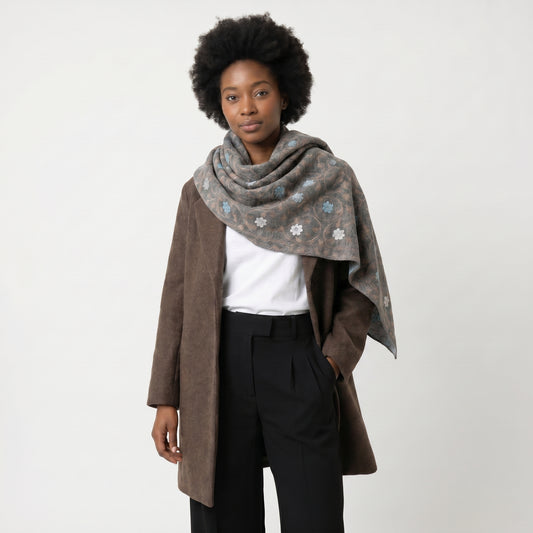 Cachecol Feminino Cashmere Bordado Floral Elegante com Franjas para Inverno Cinza