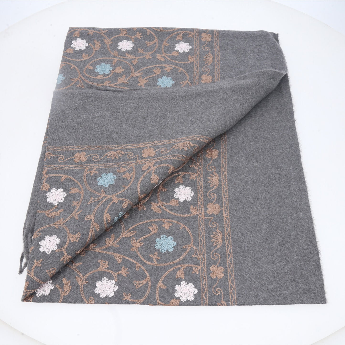 Cachecol Feminino Cashmere Bordado Floral Elegante com Franjas para Inverno Cinza