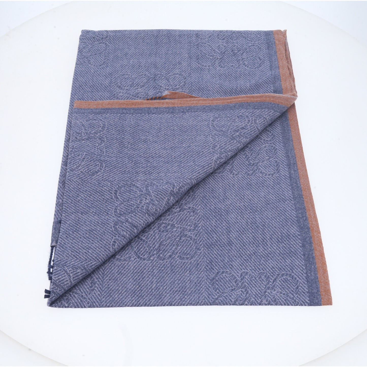 Cachecol com Estampa Boho e Acabamento em Franjas Azul