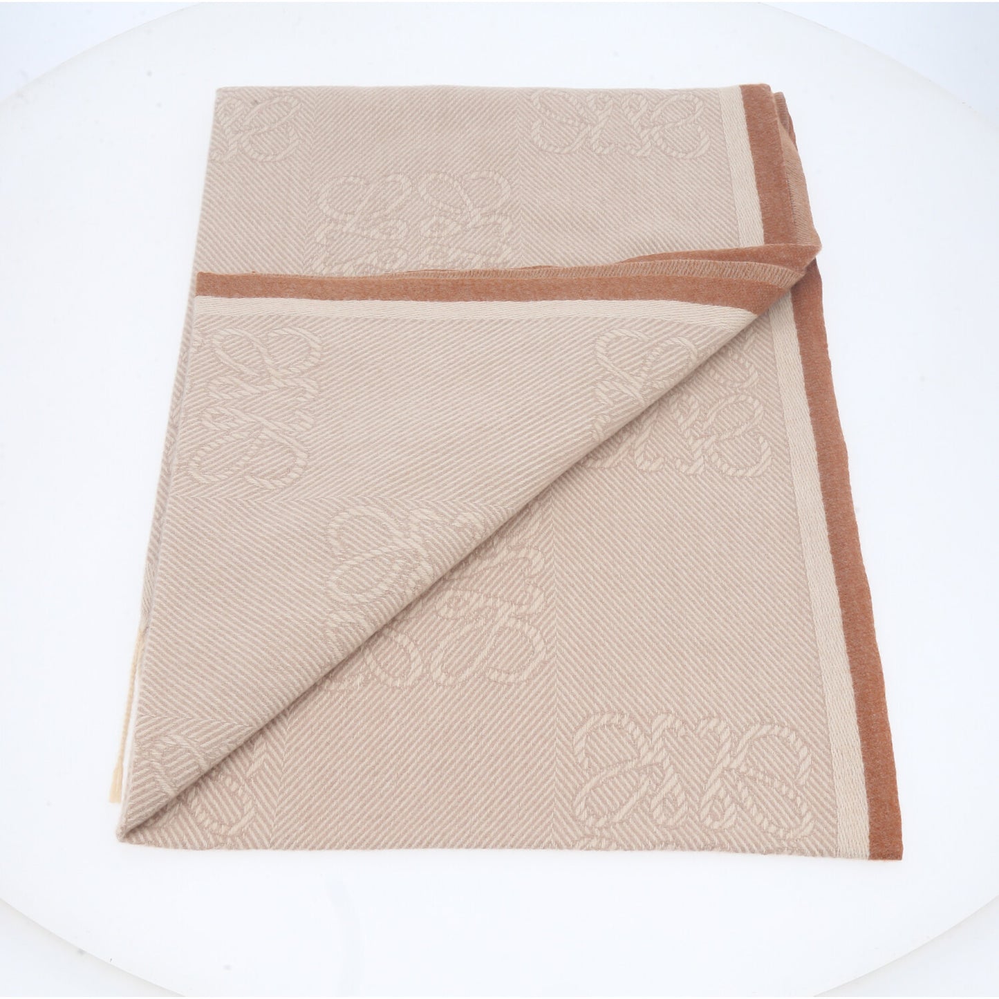Cachecol com Estampa Boho e Acabamento em Franjas Bege claro