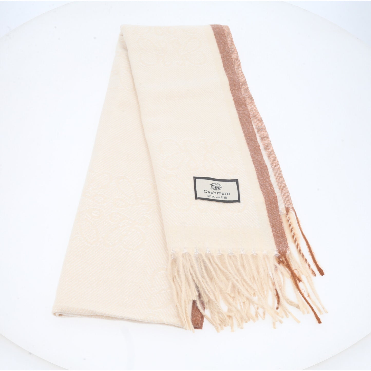 Cachecol com Estampa Boho e Acabamento em Franjas Marfim