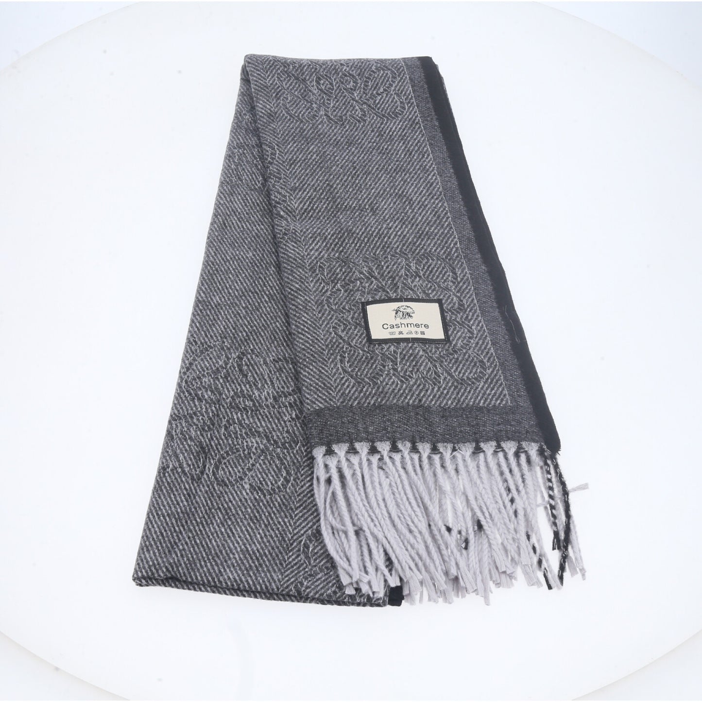 Cachecol com Estampa Boho e Acabamento em Franjas Preto