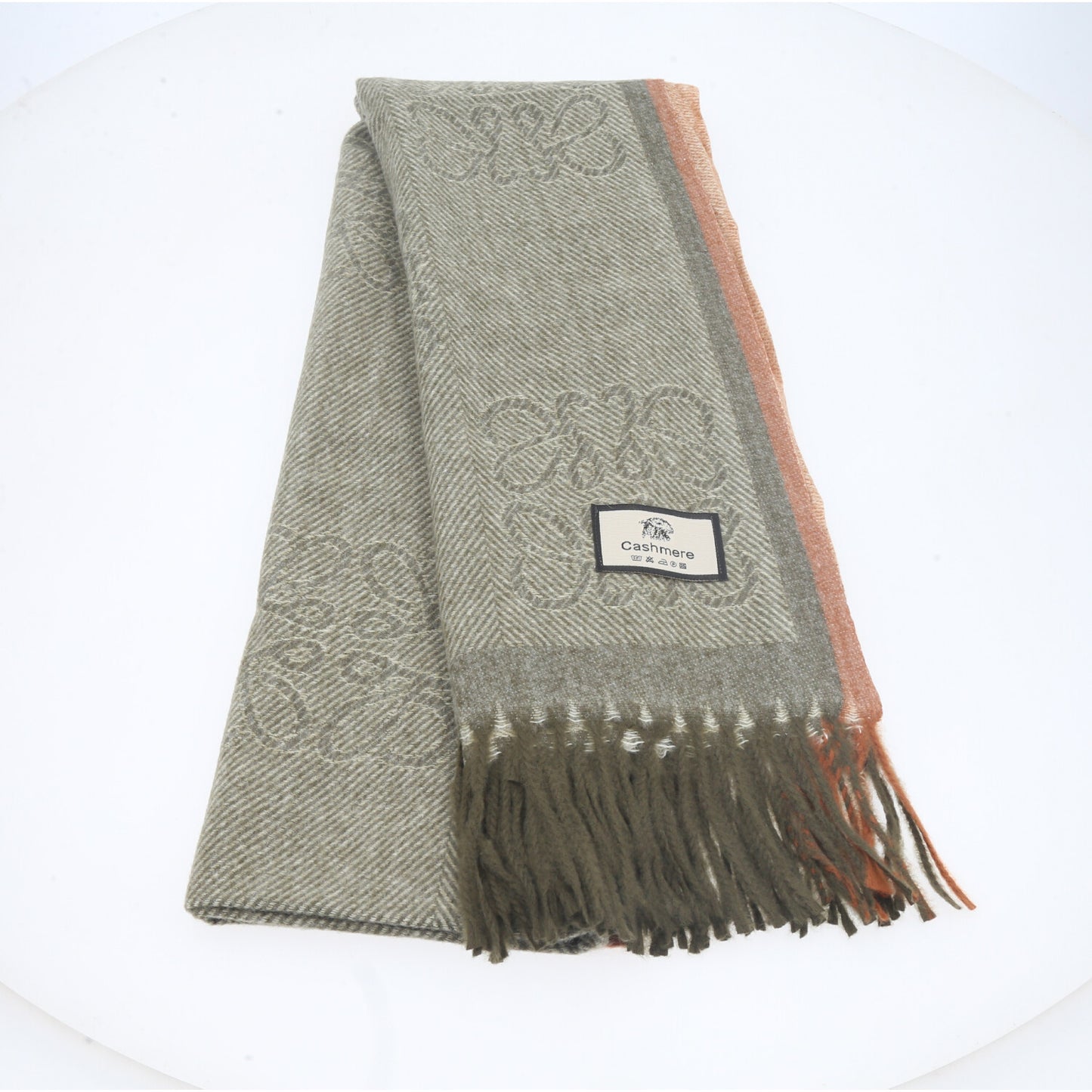 Cachecol com Estampa Boho e Acabamento em Franjas Verde