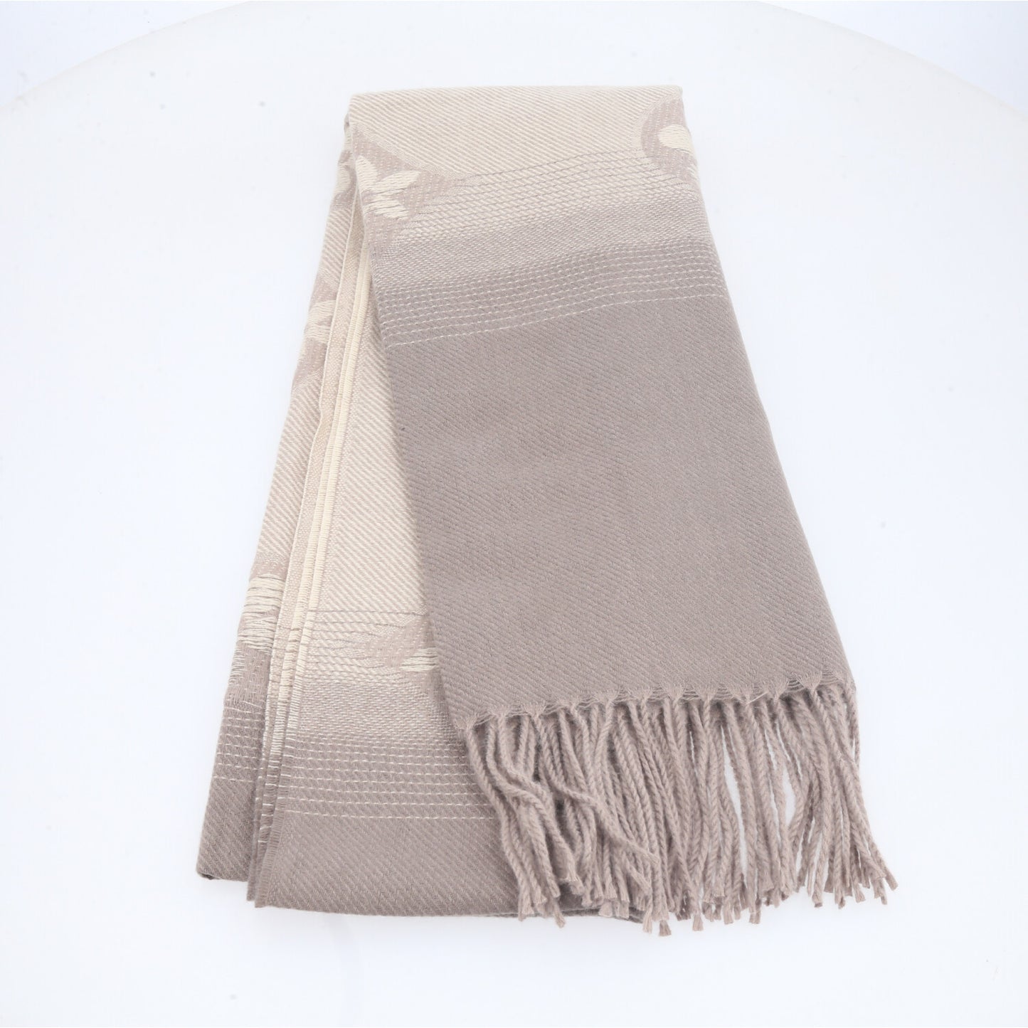 Cachecol Feminino Degradê com Franjas Cinza