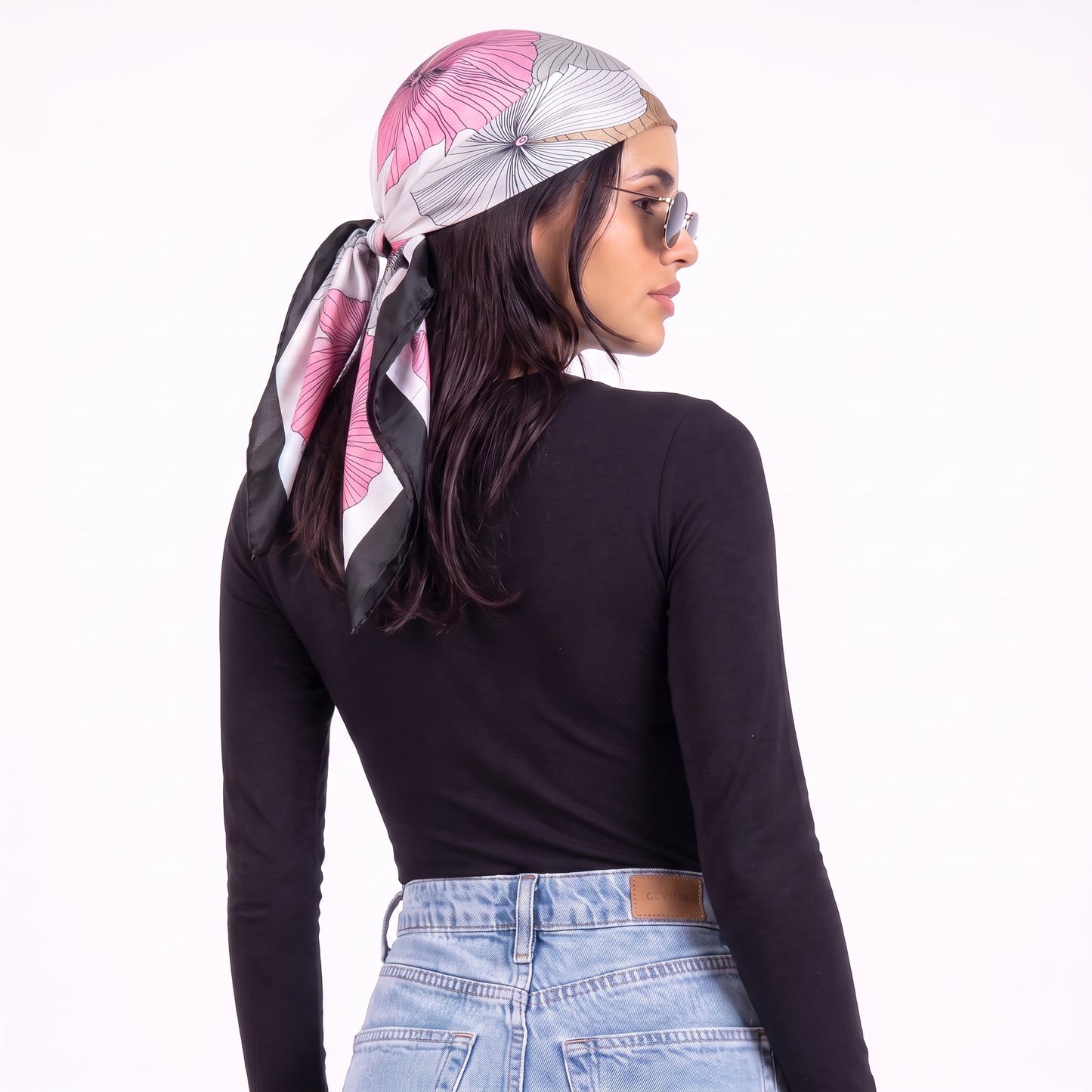 Lenço de Cetim com Estampa Floral Branco