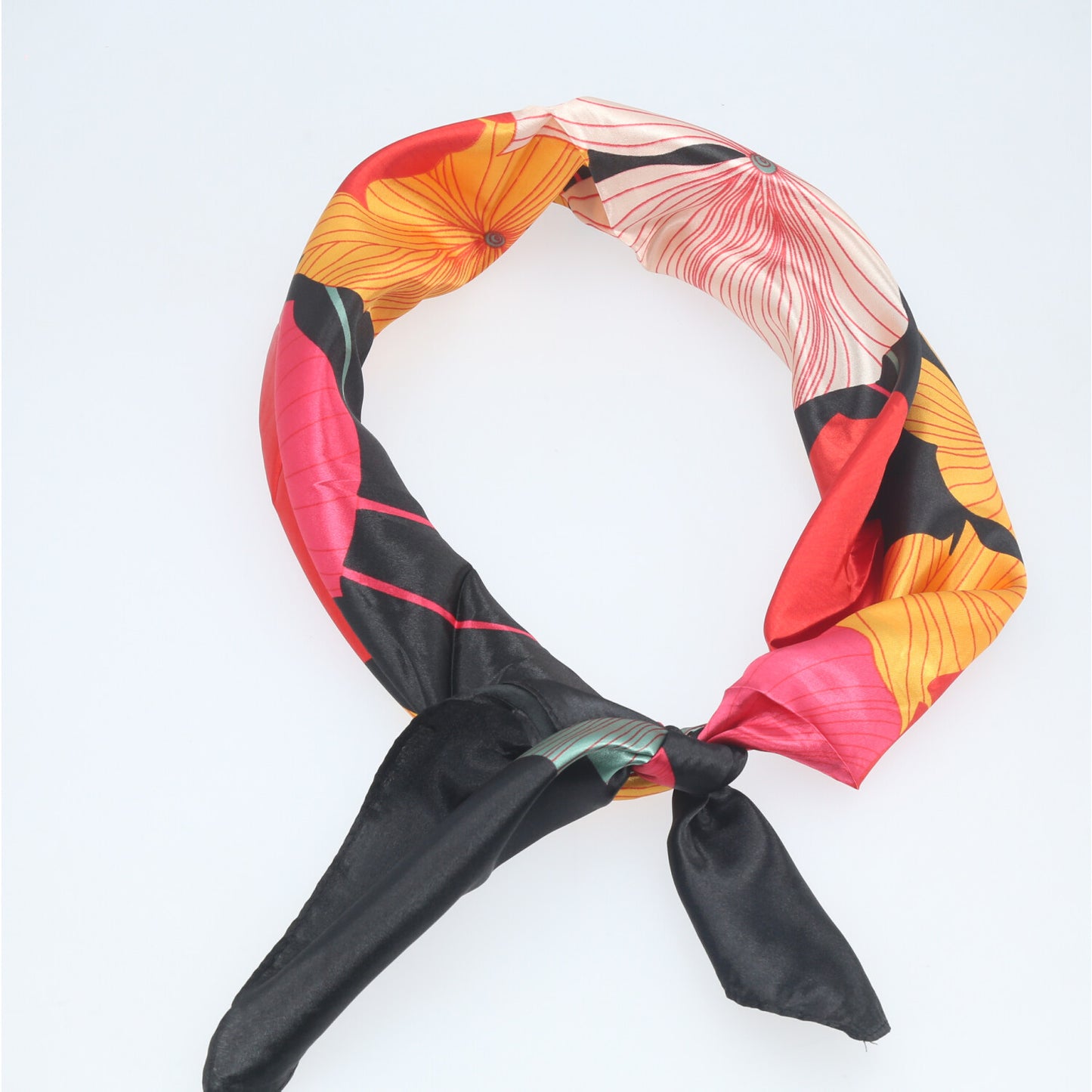 Lenço de Cetim com Estampa Floral Preto