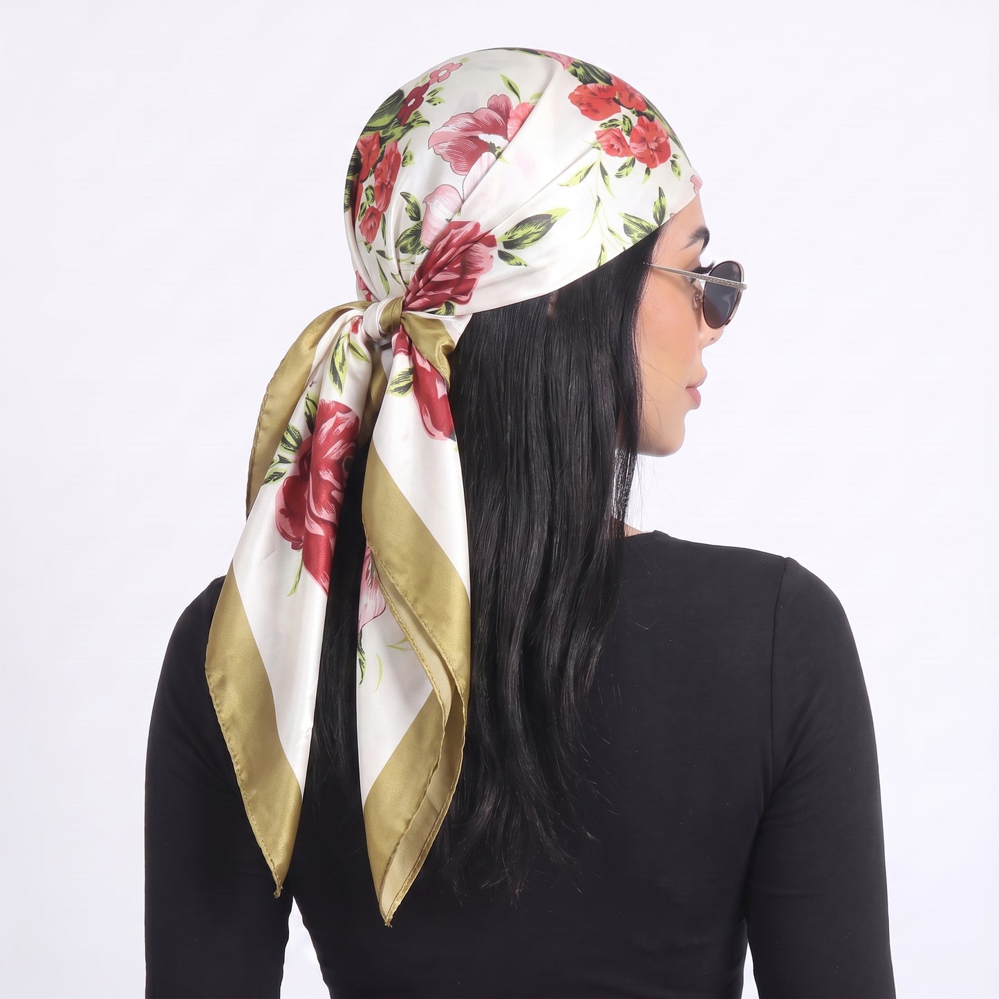 Lenço de Cetim com Estampa Floral Elegante Verde