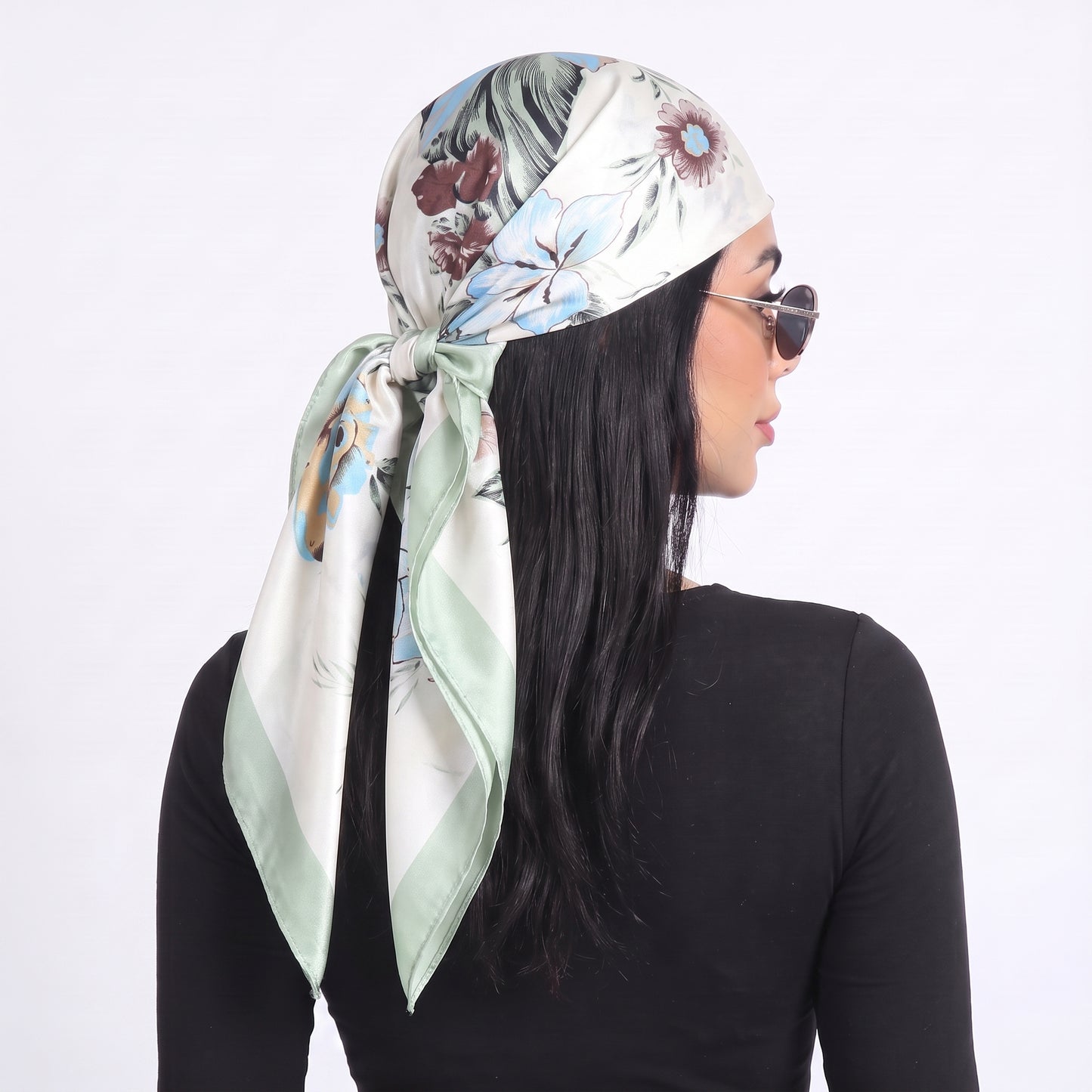 Lenço de Cetim com Estampa Floral Elegante Verde claro