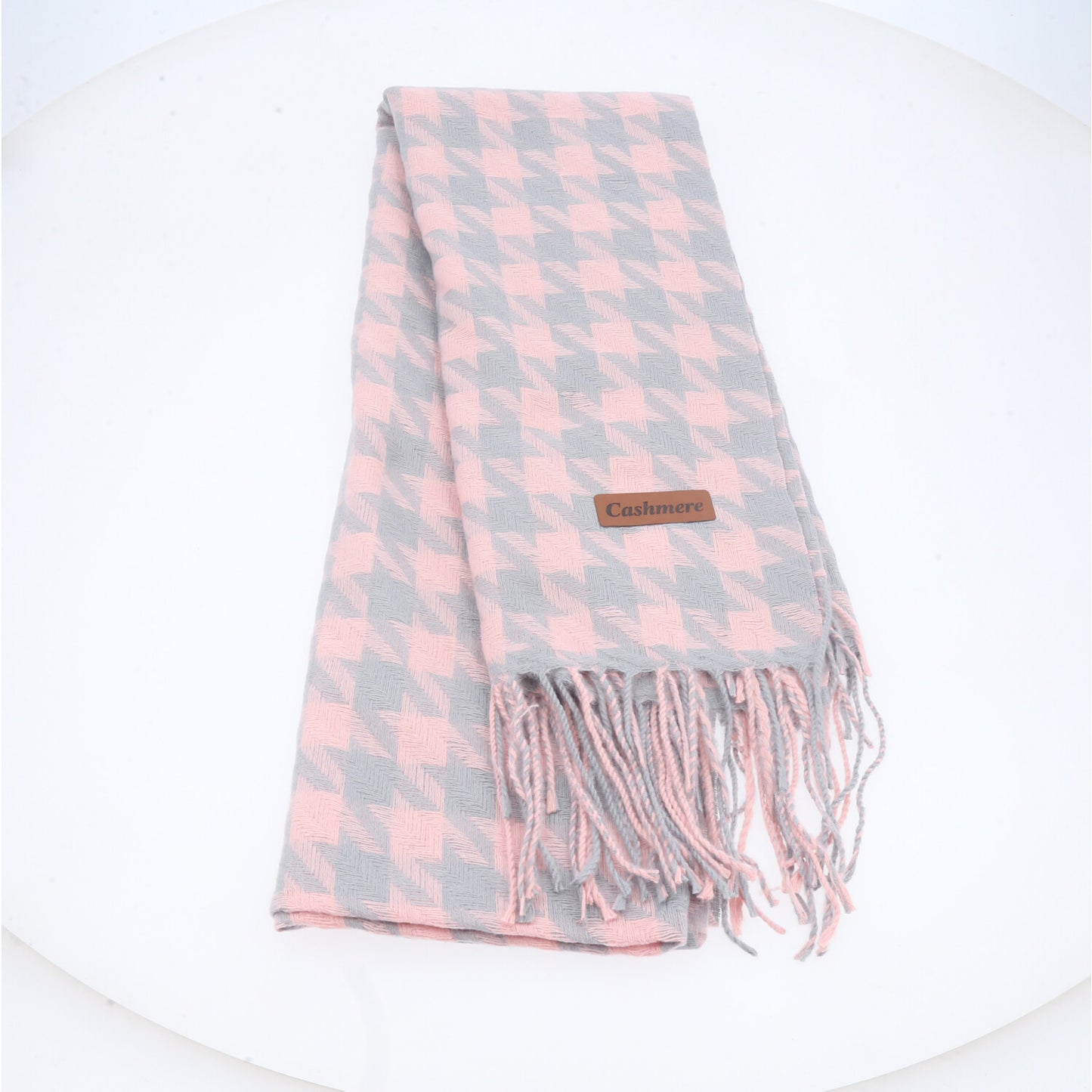 Cachecol com Estampa Pied de Poule e Acabamento em Franjas Rose
