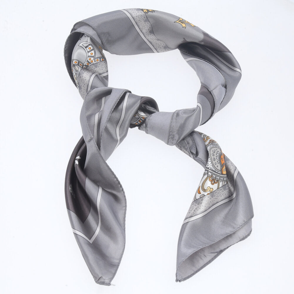 Lenço de Cetim Feminino com Estampa de Paisley Cinza