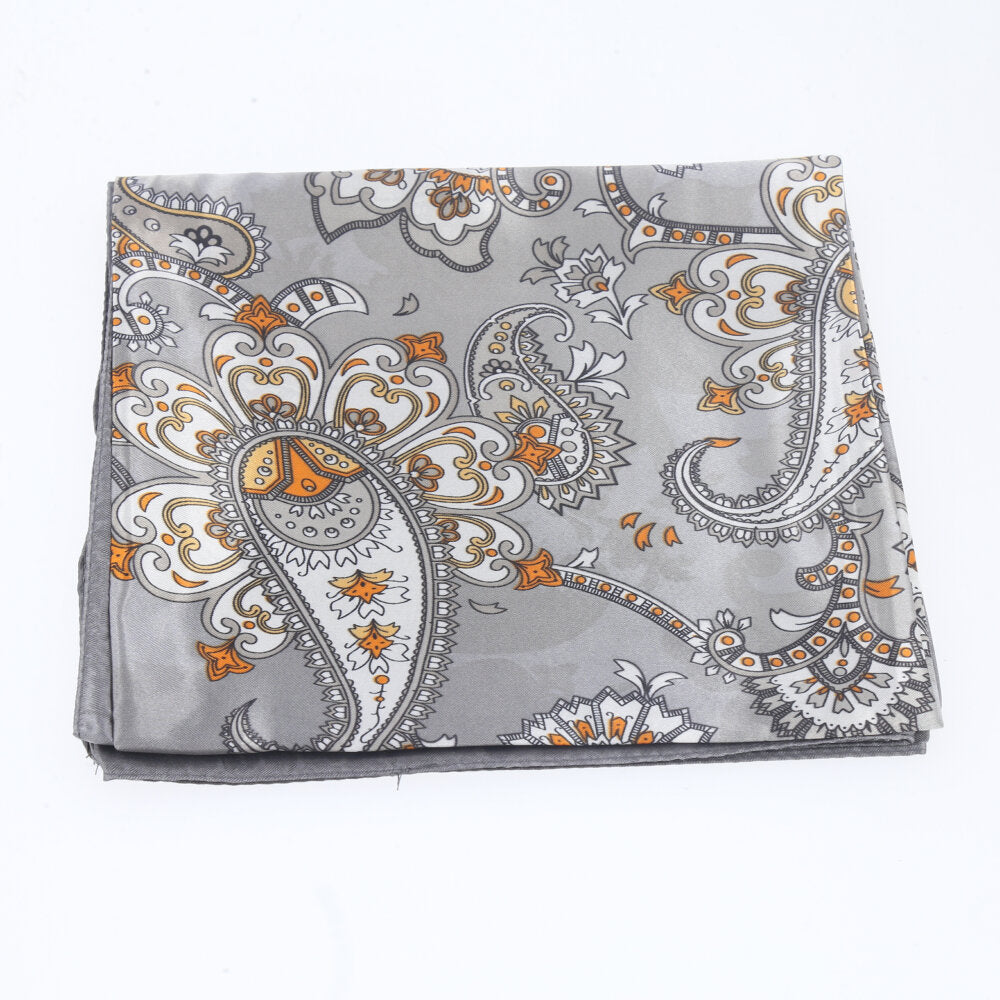 Lenço de Cetim Feminino com Estampa de Paisley Cinza
