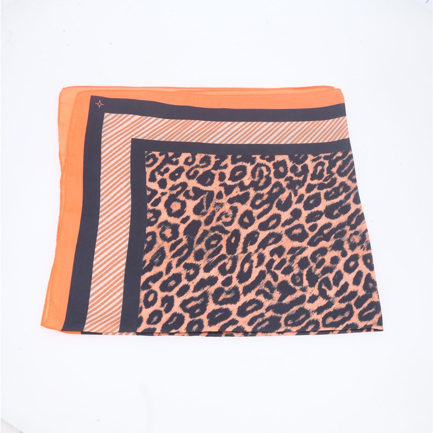 Lenço de Cetim com Estampa Animal Print Laranja