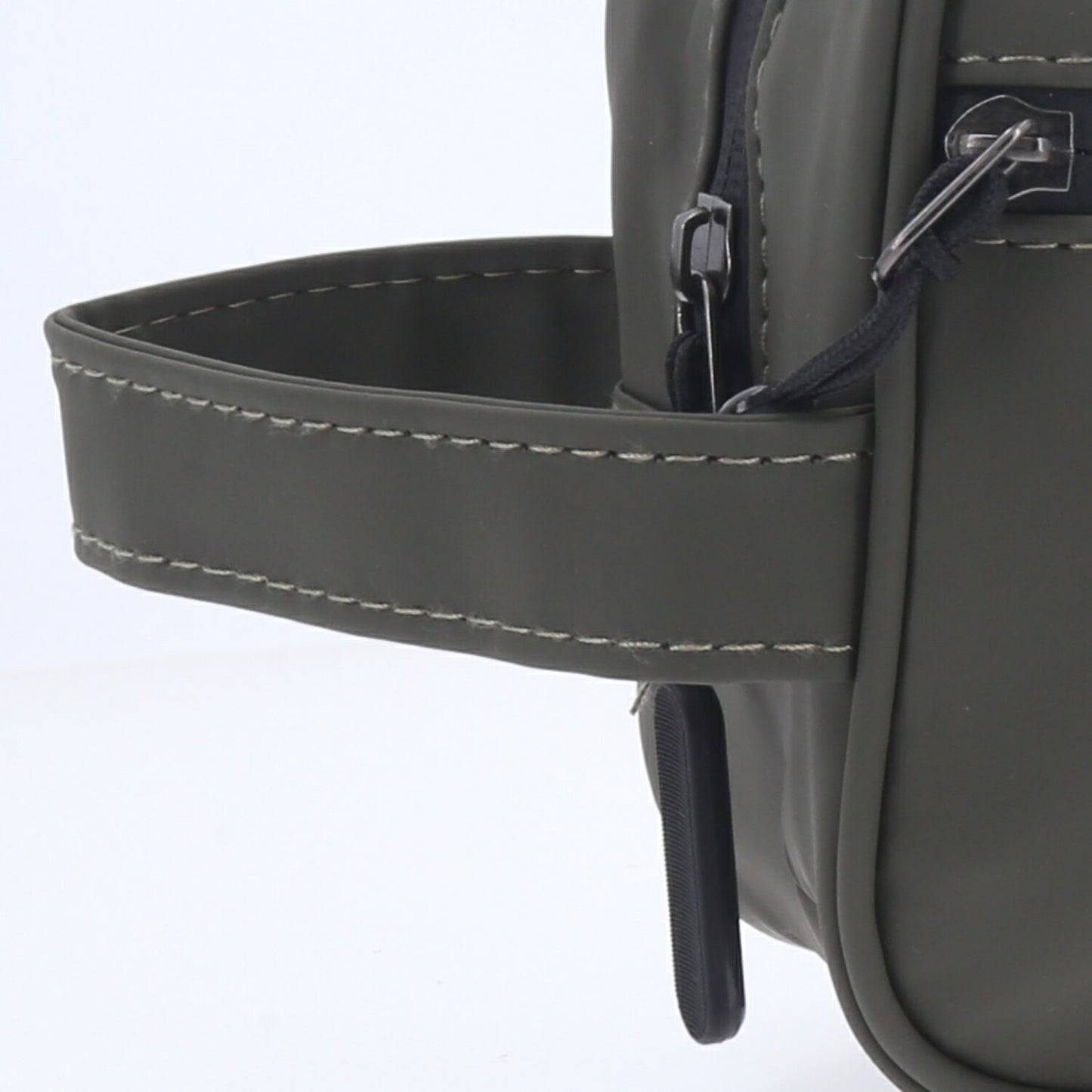 Nécessaire Masculina com Bolso Frontal e Alça Lateral Verde