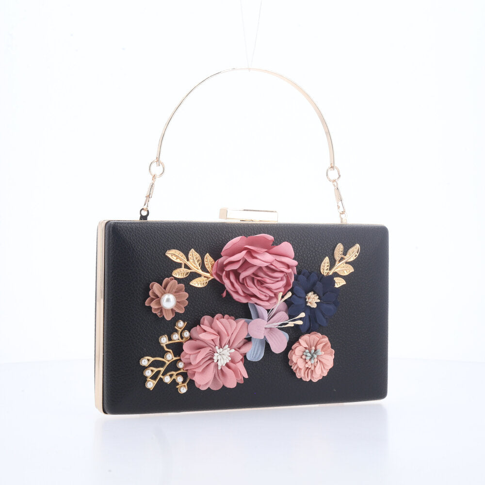 Bolsa Festa Feminina com Flores Aplicadas Preto