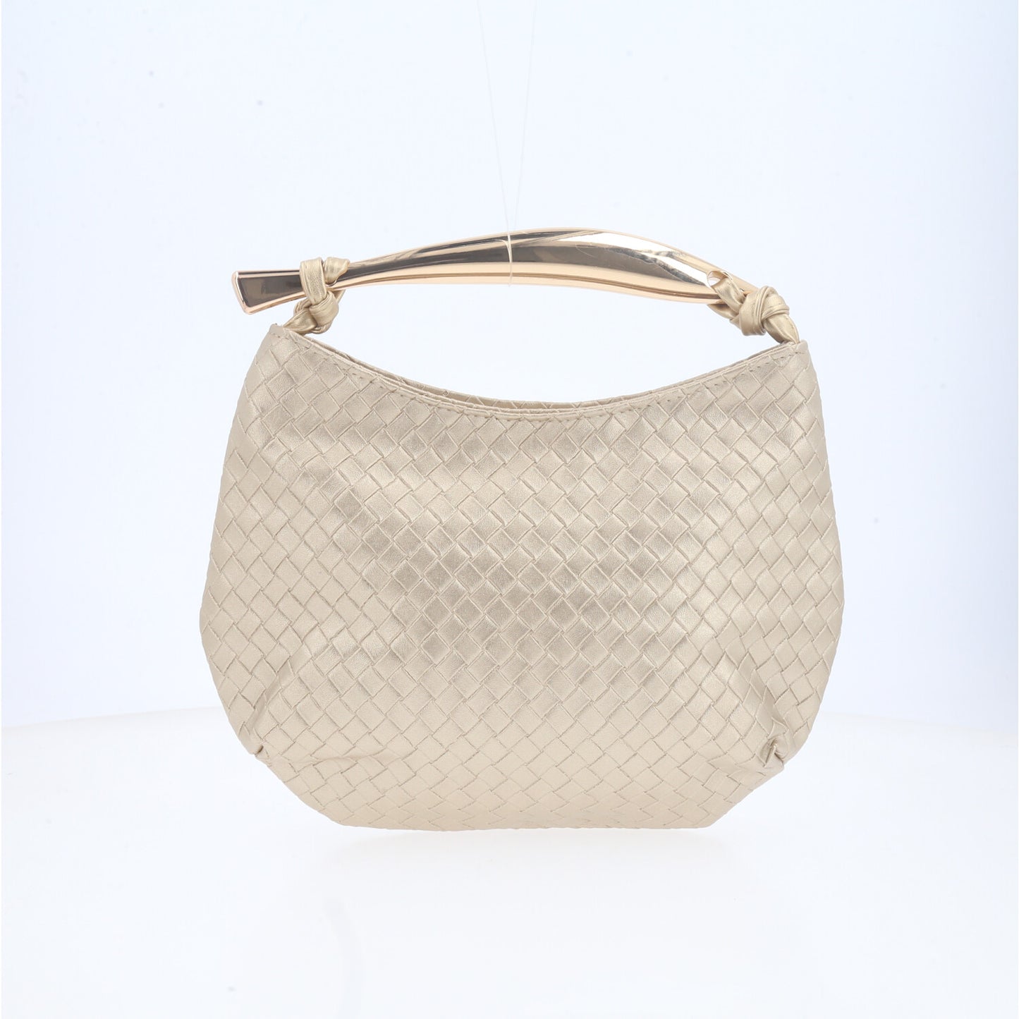 Bolsa Clutch Trançada com Alça Metalizada Ouro