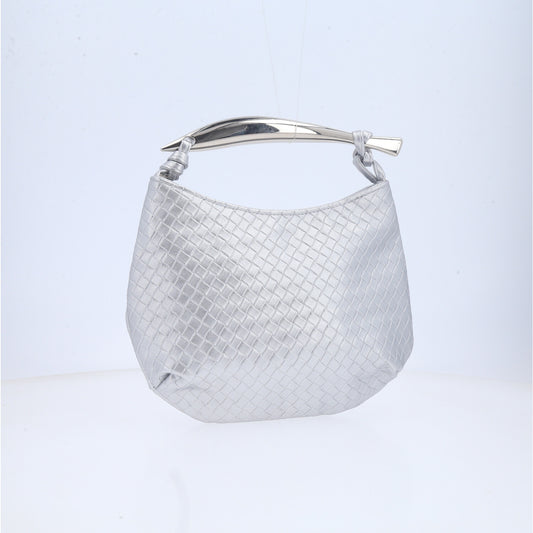 Bolsa Clutch Trançada com Alça Metalizada Prata