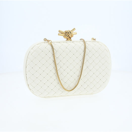 Bolsa Clutch com Design Bottega Veneta Marfim