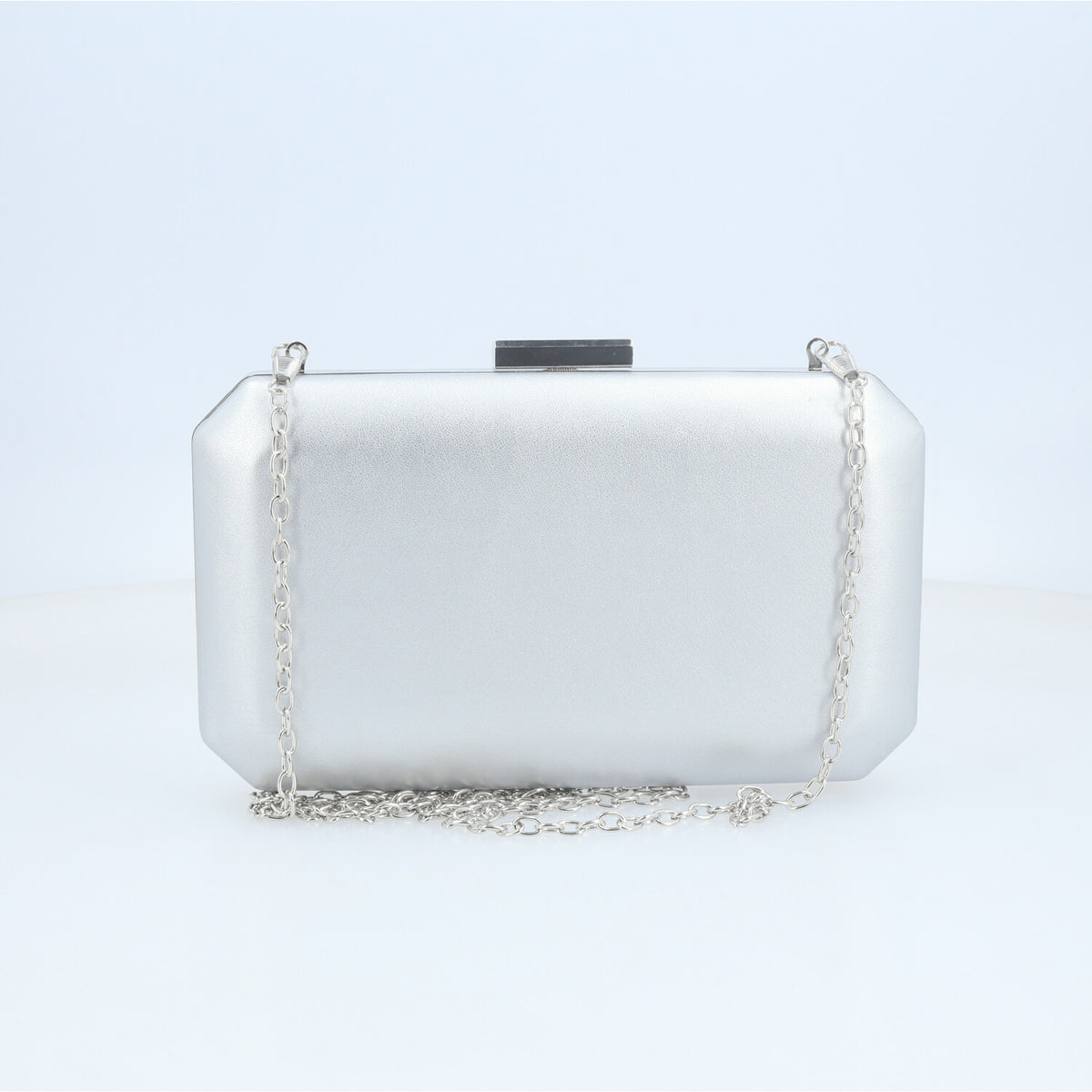 Bolsa Festa em Formato Clutch com Alça de Corrente Removível Prata