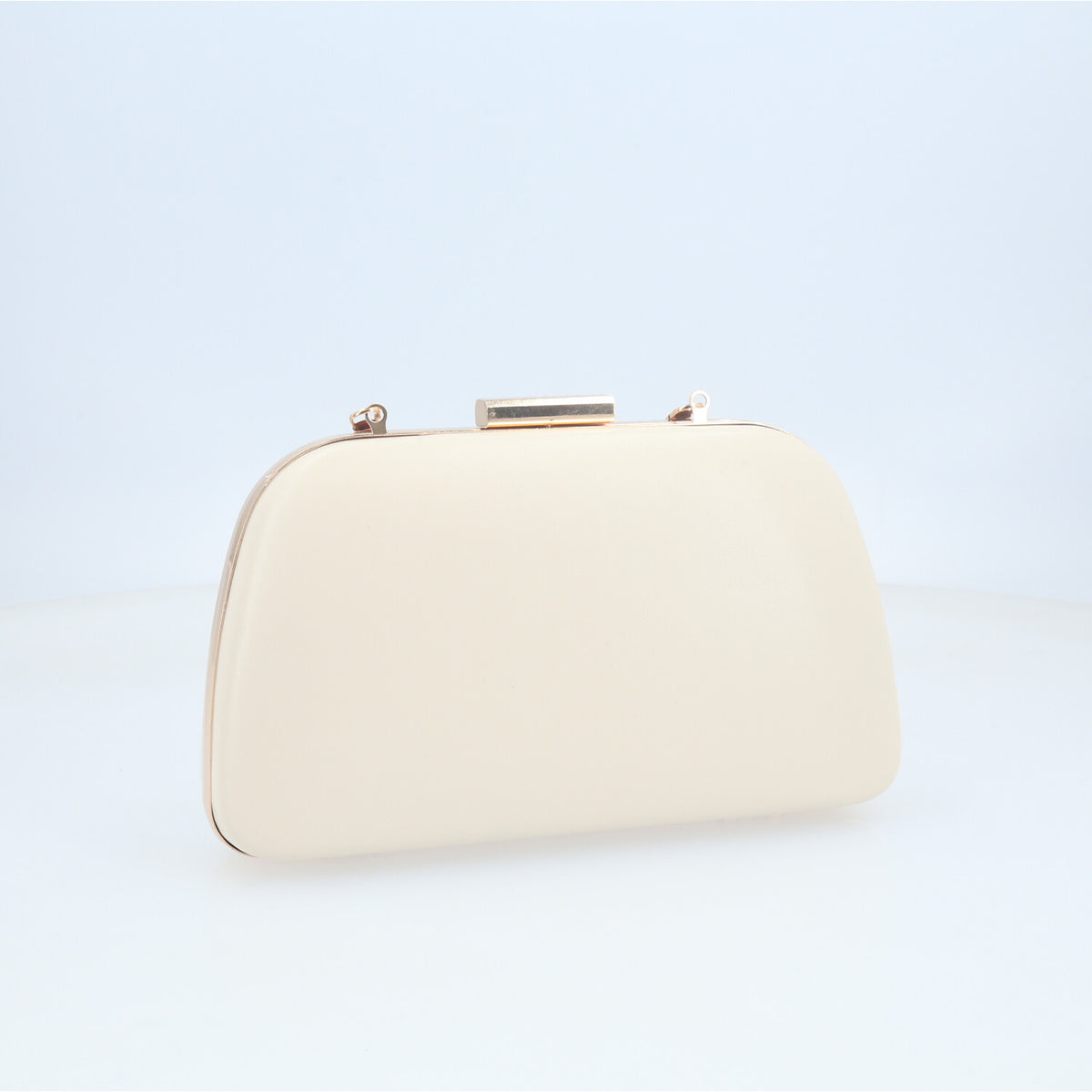 Bolsa Clutch com Acabamento Liso Marfim