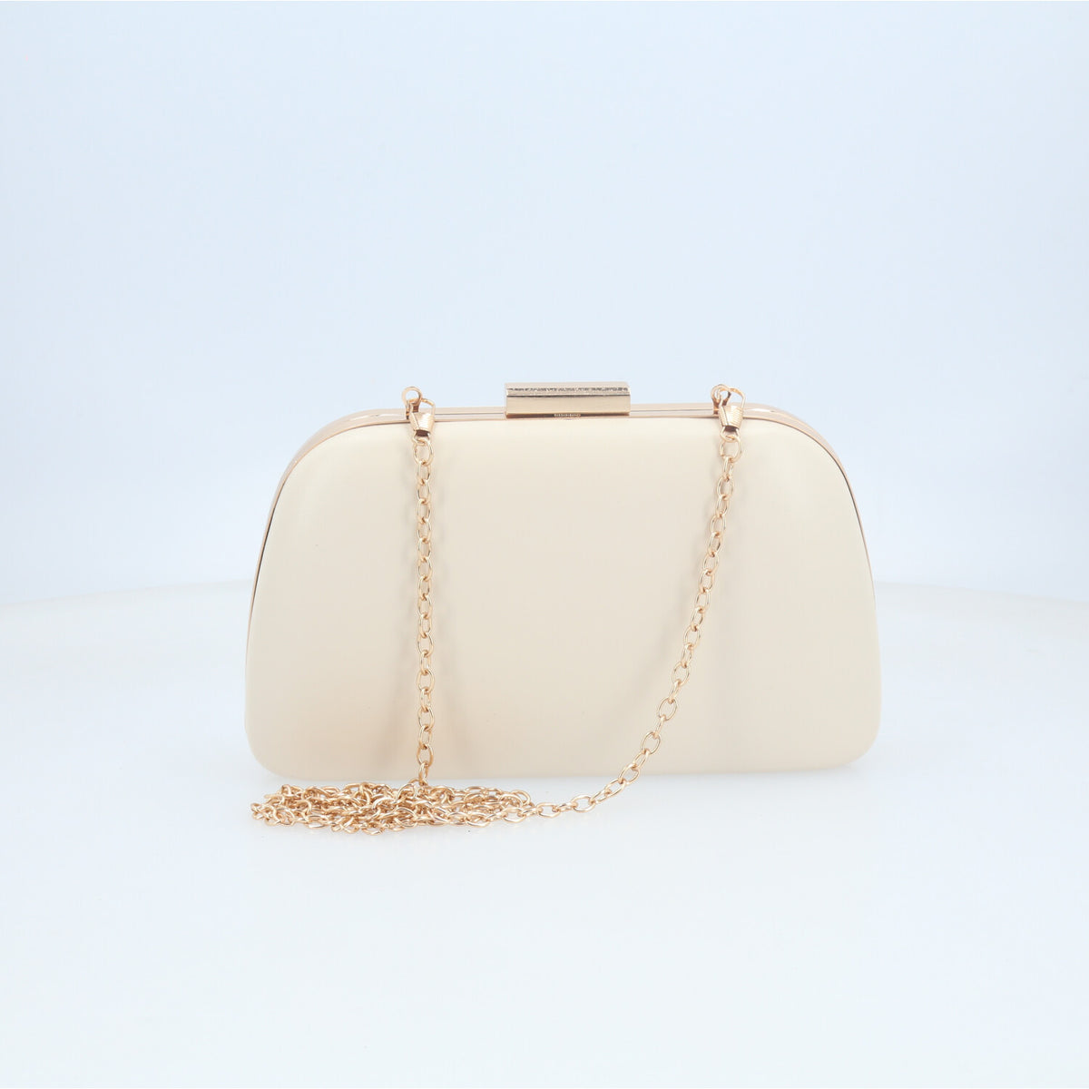 Bolsa Clutch com Acabamento Liso Marfim