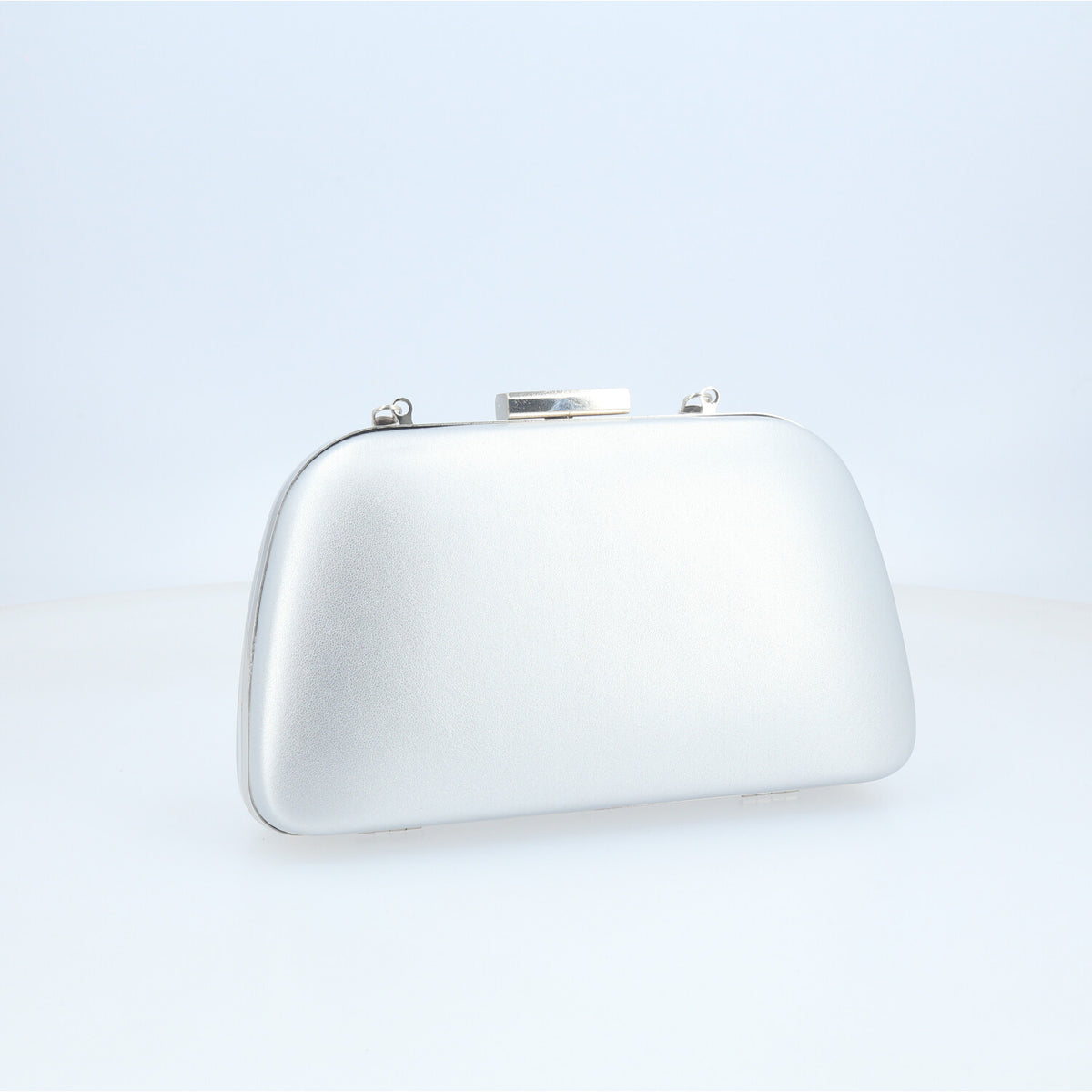 Bolsa Clutch com Acabamento Liso Prata