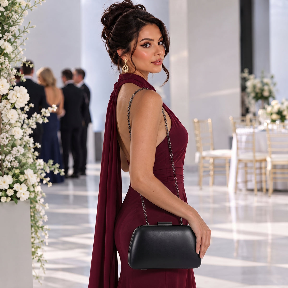 Bolsa Clutch com Acabamento Liso Preto