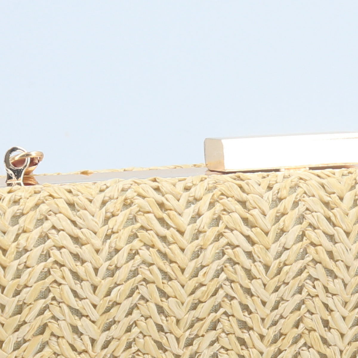 Bolsa Festa em Ráfia com Alça de Corrente Bege