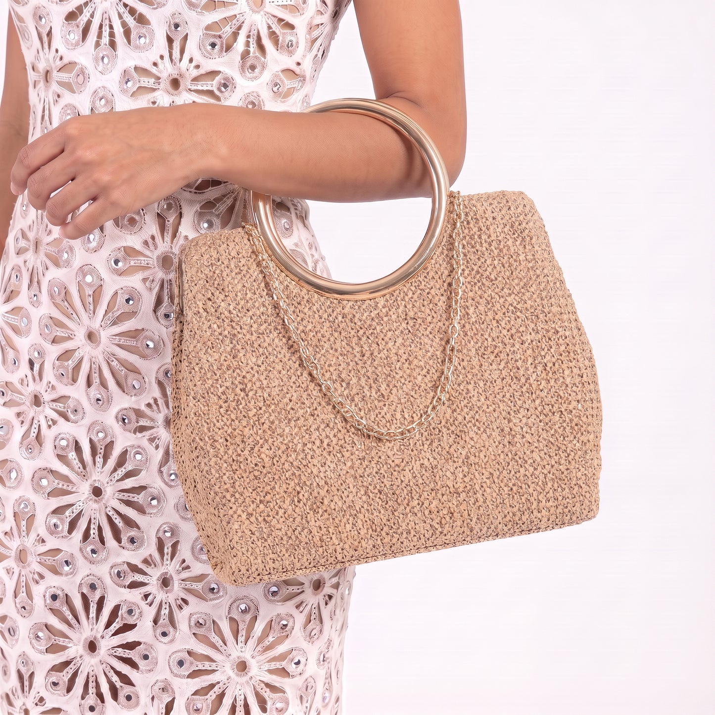 Bolsa Clutch em Ráfia com Alça de  Metal Caramelo