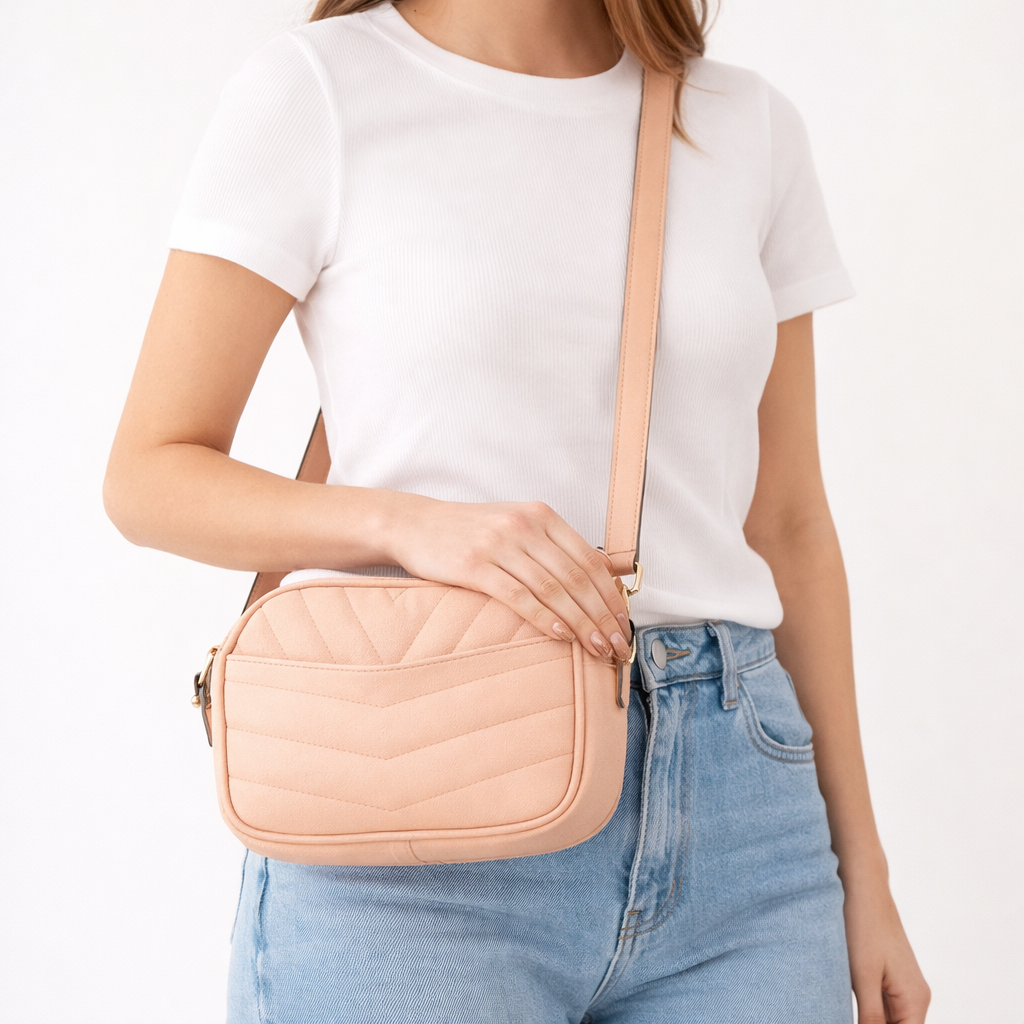 Bolsa Feminina de Couro Tiracolo – Pequena com Textura Matelassê Bege claro