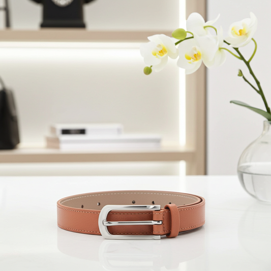 Cinto Feminino em Couro com Fivela Prateada Caramelo