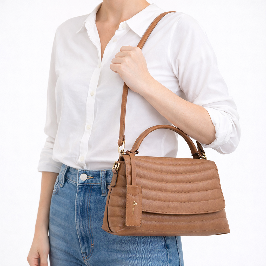 Bolsa Feminina de Couro Matelasse com alça Fixa Caramelo