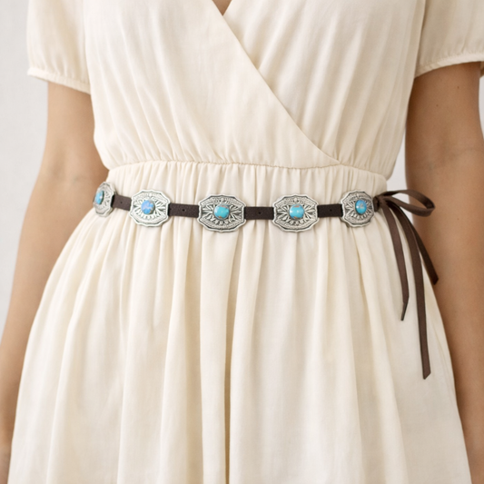 Cinto Feminino de Couro com Apliques Metálicos Marrom escuro