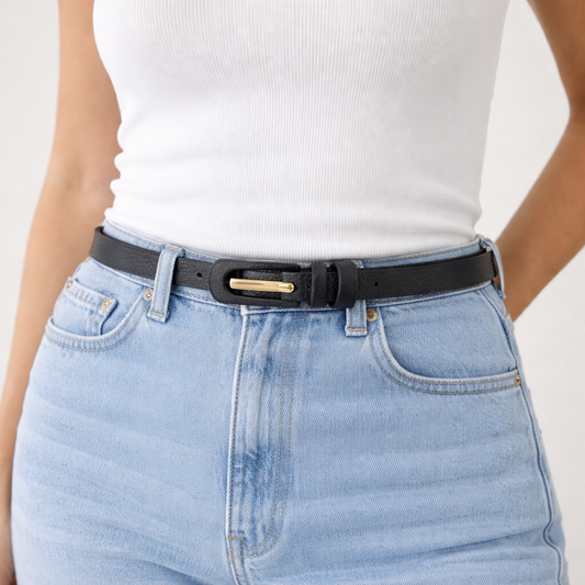 Cinto Feminino de Couro Fino com Fivela Encapada Preto