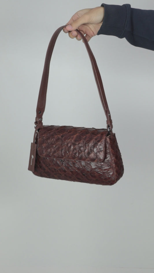 Bolsa Shoulder em Couro de Pirarucu com Alça Fixa Preto