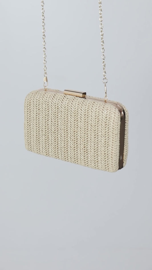 Bolsa Clutch em Ráfia com Opção de Alça Tiracolo Caramelo