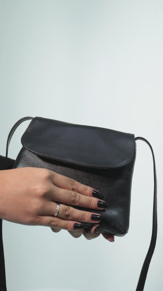 Bolsa Feminina de Couro com Alça Transversal Preto